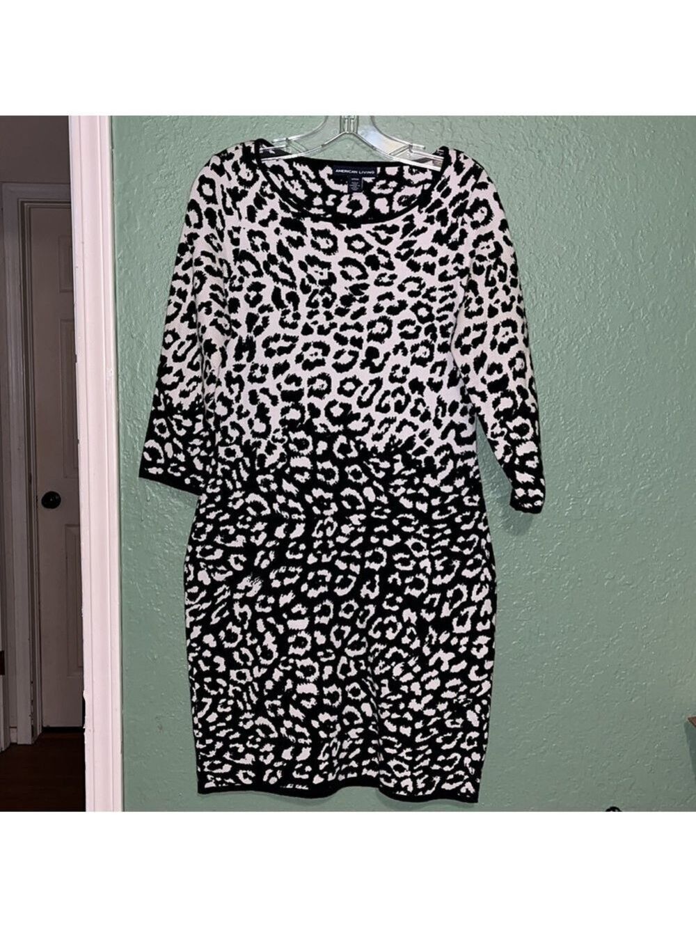 Leopard Sweater Dress Black White animal print modest shirt dress - Picture 3 of 6